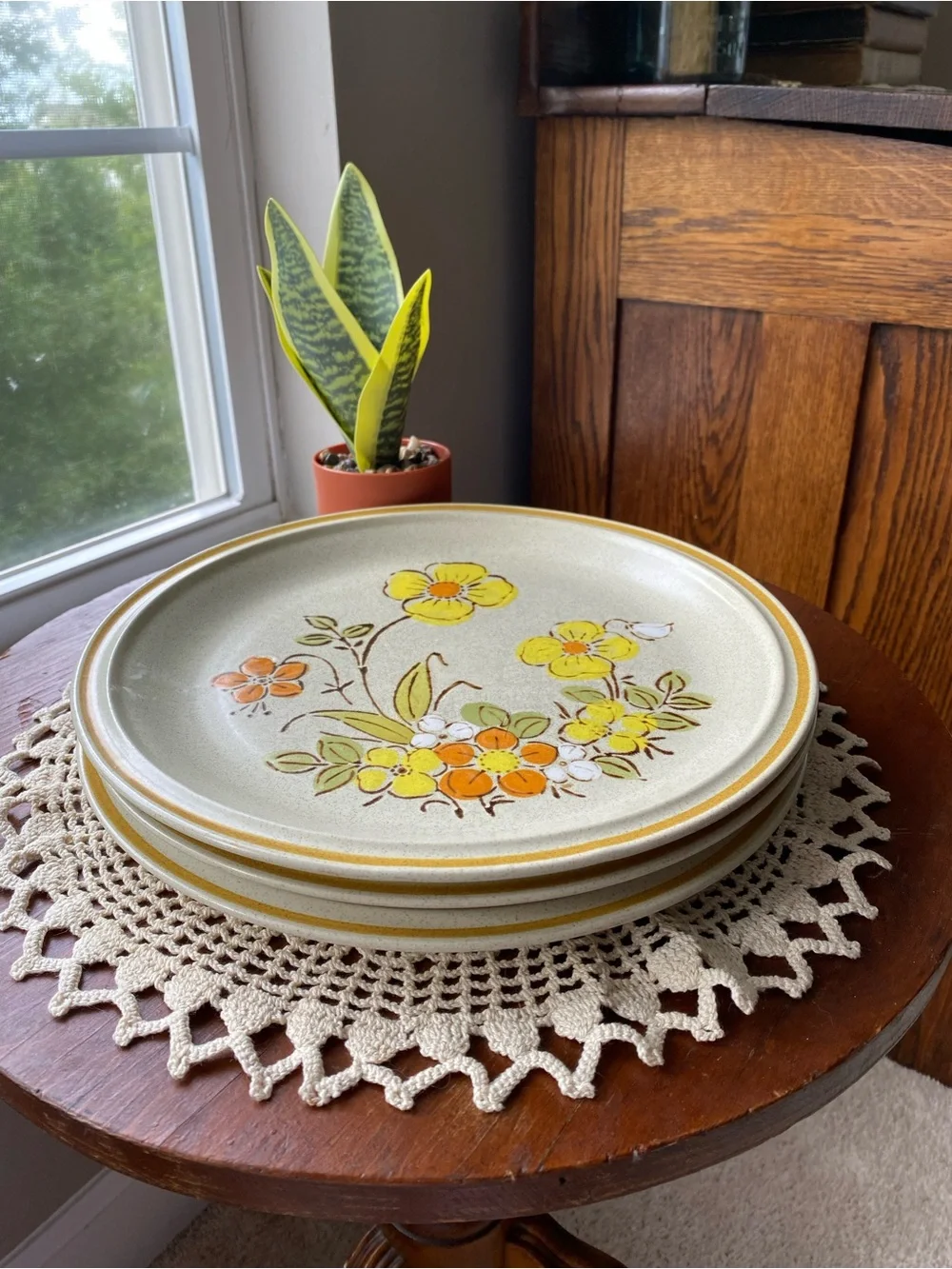 Vintage Japan Hearthside Sunshine Floral Patterned Dinner Plates Set of 3 EUC